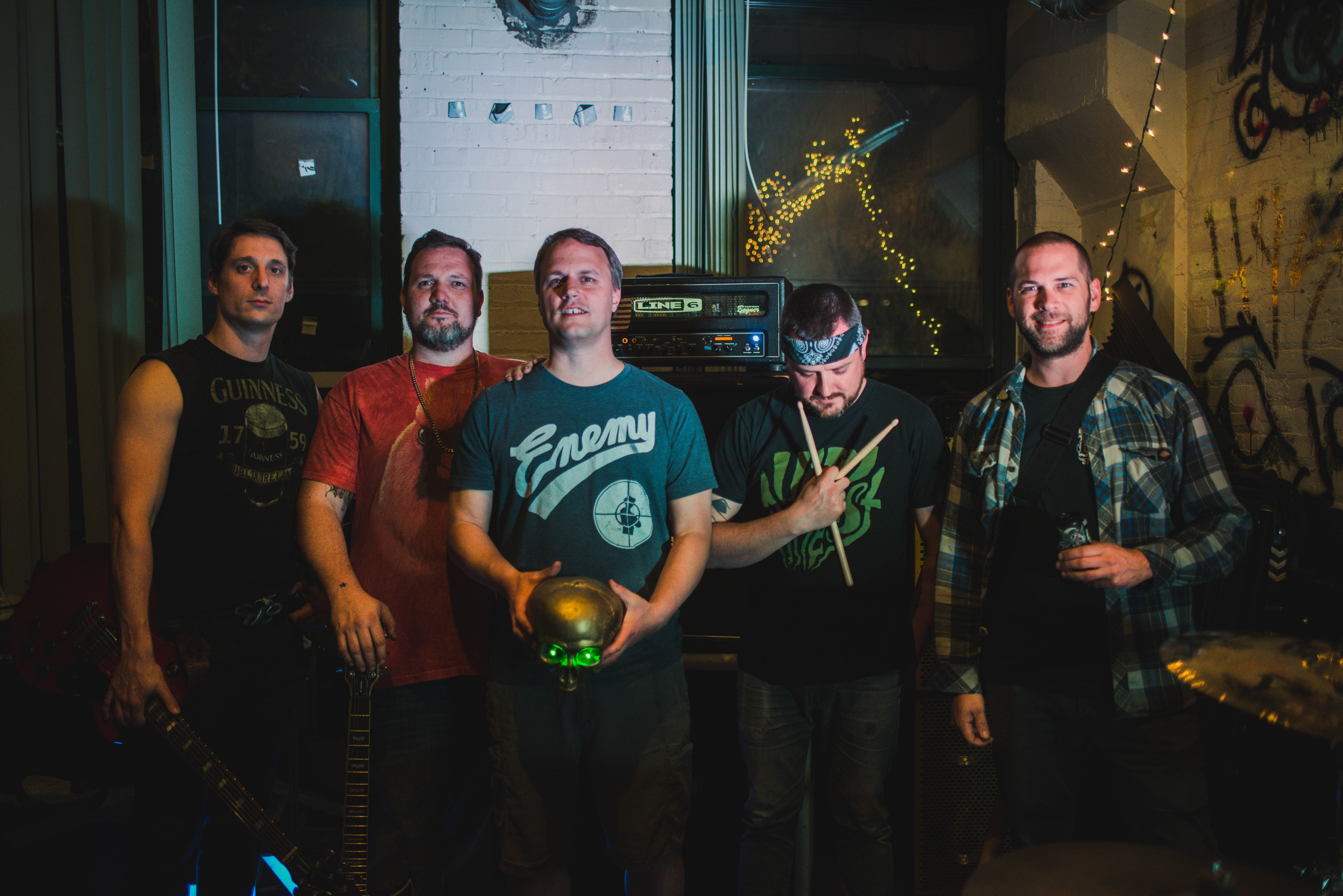 Profile: Mike Scales of Chicago’s Stoner Riff Maestros The Hÿss